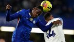 Inter, intrigo Chalobah e il duello con il Como: anche la caccia al difensore è un calvario, spuntano due alternative