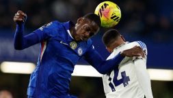 Inter, intrigo Chalobah e il duello con il Como: anche la caccia al difensore è un calvario, spuntano due alternative