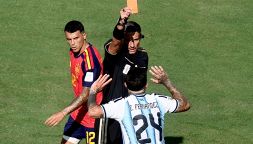 Spagna-Argentina, moviola: due gol annullati, due rossi, il mani di Messi, follia di Paredes, la maxirissa