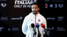 Milan, Amorim manda un messaggio a Leao, si adatta allo stile rossonero e svela: “Fatto un sforzo per tenere Modric”