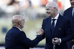 "Mondiale 2030 a 64 squadre”, l’annuncio della Conmebol è un assist a Infantino per salvare la poltrona: l’Italia spera