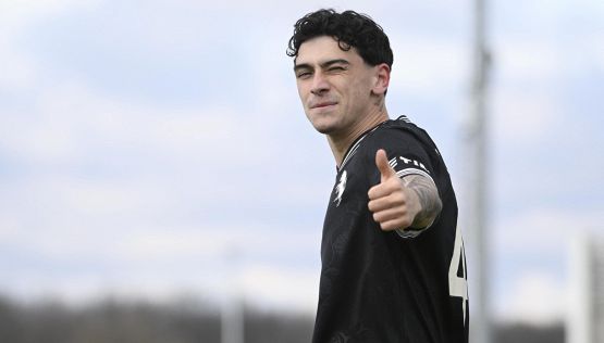 Pugno, Kostic e Idrissou: tre viaggi diversi per inseguire il grande calcio. Le scelte di Juve, Milan e Inter