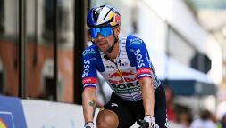 Roglic investito in allenamento: salta Donostia e Burgos, ma punta alla Vuelta. Evenepoel strafavorito a San Sebastian