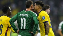 Messico-Ecuador: anche Hincapiè vittima della legge Vinicius, espulso al 94' per essersi coperto la bocca