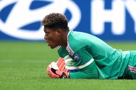 Zion Suzuki lontano da Parma: Juventus o Premier League, incastro con Dibu Martinez