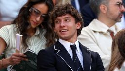 Antonelli va a trovare Sinner a Wimbledon per smaltire la delusione di Silverstone. Poi si gode il match Paolini dal Royal Box