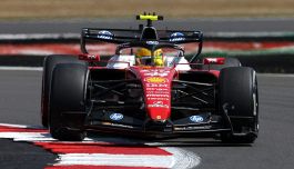 F1, Gp Silverstone libere, Hamilton è un fulmine: battuti Antonelli e Leclerc. Team radio Ferrari: "Siamo contenti"