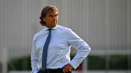 Juventus, altra beffa per Carnevali: Martinez si allontana, il piano B è Suzuki. In attacco non va meglio: rispunta Vlahovic