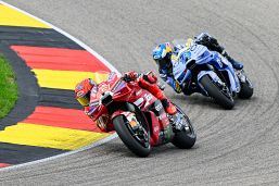 Gp Germania: Marc Marquez domina la Sprint, Alex e Di Giannantonio sul podio. Bagnaia 7° dietro Martin