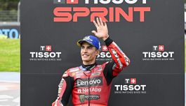 Pagelle Sprint Gp Germania e classifica piloti MotoGP: Marquez magistrale, Bagnaia spuntato, Bezzecchi iellato