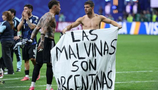 “Las Malvinas son Argentinas”, con l’Inghilterra non finisce al 90’: Messi e compagni scatenano il caso politico
