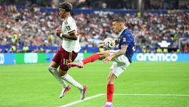 Francia-Spagna, Digne disastroso: calcione a Yamal e rigore. Deschamps incredulo, ma l’errore è del ct
