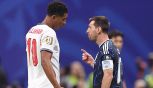 Inghilterra-Argentina, Bellingham impalpabile: la lite con Messi, le lacrime, lo schiaffo e anche il rischio squalifica