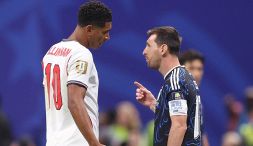 Inghilterra-Argentina, Bellingham impalpabile: la lite con Messi, le lacrime, lo schiaffo e anche il rischio squalifica
