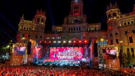 Spagna: due milioni di tifosi in piazza a ringraziare la Nazionale, delirio a Madrid tra canti e balli