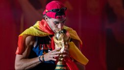 Mondiali, Trump risponde alla provocazione di Ferran Torres col cappellino "Make Spain Great Again"