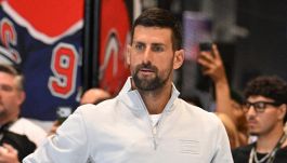 Djokovic si arrende all’età: “Il ritiro è più vicino che mai”. Sinner e Alcaraz gli ostacoli verso un addio in stile Sampras