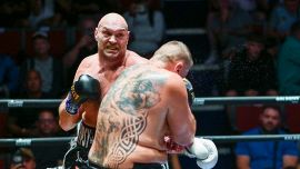 Fury batte il polacco Wach e incalza Joshua, che stasera combatte contro Prenga. 'Se non lo batte, eviti di chiamarmi'