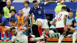 Francia-Spagna: tra Yamal e Mbabbè calcioni, gialli e spintoni ma il duello lo vince lo spagnolo, l'incubo continua per l'asso del Real