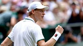 Wimbledon, Sinner fuori dal Centrale: il motivo. Bertolucci smorza la polemica, il precedente con Alcaraz e Djokovic