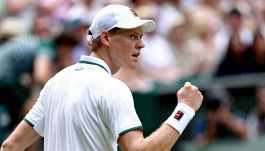Wimbledon, Sinner fuori dal Centrale: il motivo. Bertolucci smorza la polemica, il precedente con Alcaraz e Djokovic