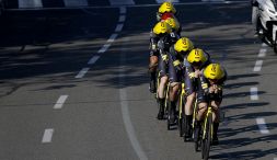 Tour de France 2026, Tappa 1, Barcellona-Barcellona: Vingegaard vince il primo duello con Pogacar, Ganna impresa sfiorata