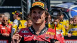Race of Champions Ducati: Bulega in clima MotoGP fa sfigurare Bagnaia e Marquez ma l'impegno di Marc fa discutere