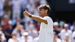Wimbledon, Cobolli si è fatto big vero: Flavio travolge De Minaur ma rimane senza casa. Primi malori per il grande caldo