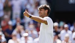 Wimbledon, Cobolli si è fatto big vero: Flavio travolge De Minaur ma rimane senza casa. Primi malori per il grande caldo