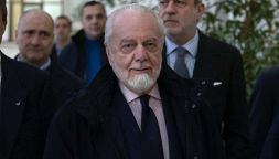 De Laurentiis e il figlio Luigi indagati a Bari: che cosa rischia il Napoli, perquisizioni in corso e verifiche sulla cessione di Caprile