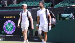 Sinner-Djokovic rompe la tradizione a Wimbledon, ma è polemica: l’orario alimenta i sospetti su Jannik, ma il favorito è Nole