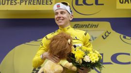 Pogacar alieno, Vingegaard già arranca (e Del Toro rincara la dose). Evenepoel-Lipowitz, nervi tesi in casa Red Bull