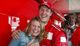 Corinna, moglie del campione F1, si apre su Michael Schumacher: "Ci manca tanto ma è qui"