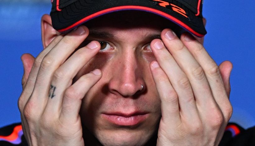 Bezzecchi: "Momento duro, ora mi faccio aggiustare", prime parole dopo l'infortunio al Sachsenring