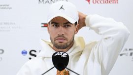 Alcaraz celebra Sinner, ma per Becker e Rusedski Carlitos rischia di saltare anche lo US Open. Musetti rientra a Washington