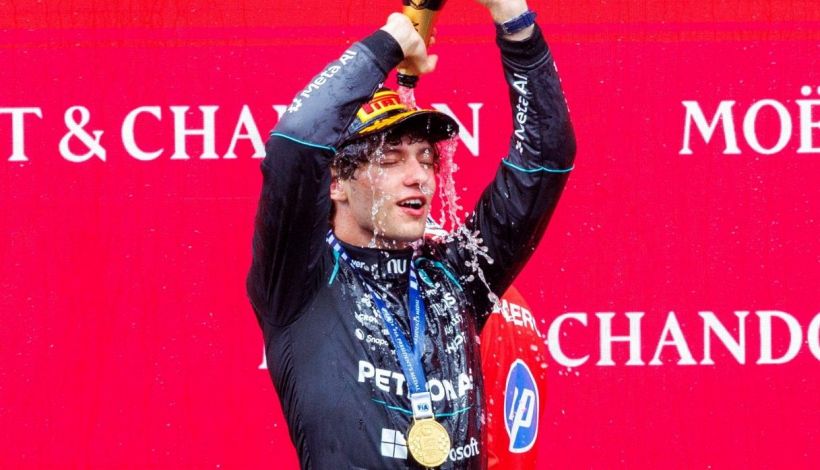 Spa, fenomeno Antonelli: dalle lacrime alla gloria in un anno, la pace con Sainz e il bagno a Mara Sangiorgio