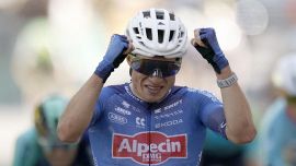 Tour de France 2026: Philipsen risorge nella tappa 17 e riapre i giochi per la maglia verde. Un gregario di Pogacar in crisi