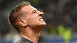 Milan, Amorim blinda Camarda: il precedente Mainoo allo United spaventa i tifosi rossoneri. Come sta Gila
