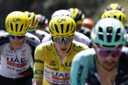 Classifica Tour de France 2026, il podio finale: Pogacar maglia gialla precede Evenepoel e Del Toro