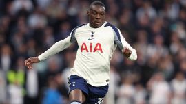 Juventus-Kolo Muani, Carnevali cambia strategia e sfida il PSG: spunta anche Zirkzee. Un big in partenza