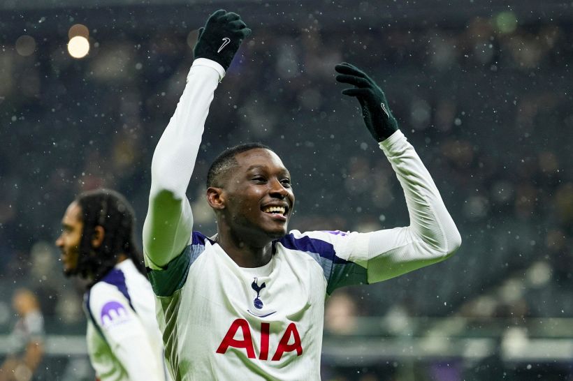 Mercato: la Juventus accelera per Kolo Muani, Leao complica i piani del Milan. Giallo Ederson: niente United