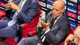 Napoli, Allegri conferenza al San Carlo: Hoijlund e il mercato, replica a Cardinale, la verità su ct e FIGC e i prossimi trofei