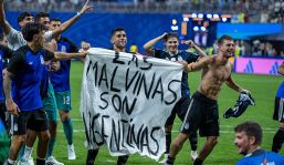 Spagna-Argentina, la storia dello striscione sulle Malvinas che potrebbe tornare in finale: chi l'ha creato e dove si trova ora