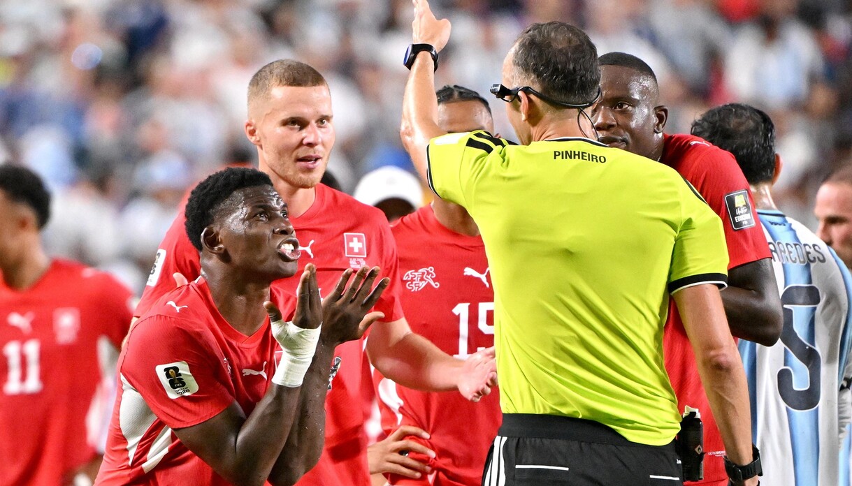 https://wips.plug.it/cips/sport.virgilio.it/cms/2026/07/mboloe-1.jpg