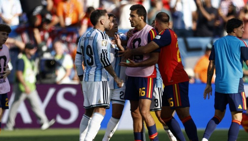 Spagna-Argentina, violento sfogo di Otamendi con Rodri: cosa gli ha urlato