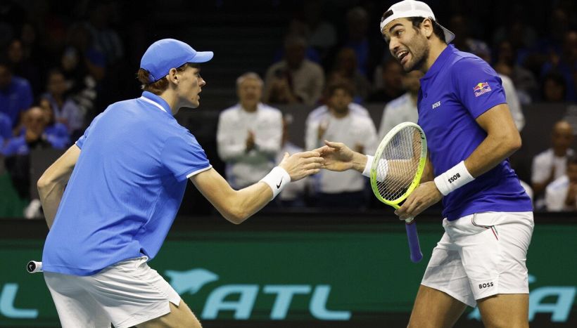 Sinner si allena a Montecarlo con Vacherot e incrocia pure Berrettini: abbracci e sorrisi tra italiani