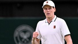 Sinner-Struff a Wimbledon, Cobolli gira la pressione a Jannik, Becker lo incorona e Bertolucci anticipa i lamenti
