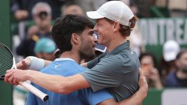 Sinner e Alcaraz verso gli US Open, gli spoiler spiazzano i fan: Jannik 'appesantito', Carlos si fa le trecce