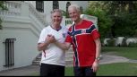 Bilaterale tra i premier di GB e Norvegia con le maglie da calcio