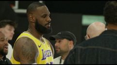 LeBron James passa ai 76ers, ultima sfida per il quinto anello